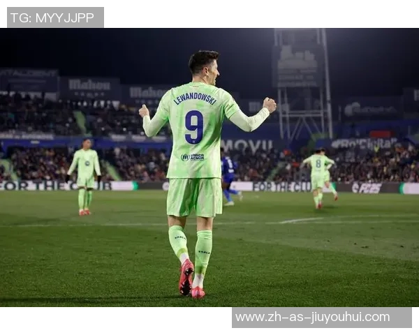 全球足球球星最年轻出道记录榜单揭秘 不容错过的天才少年们